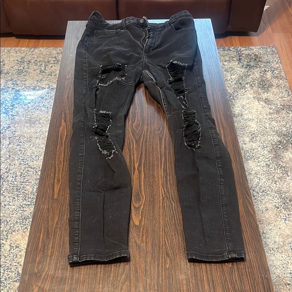 Hollister Black Skinny Jeans with Edgy Distressing - Picture 1 of 3